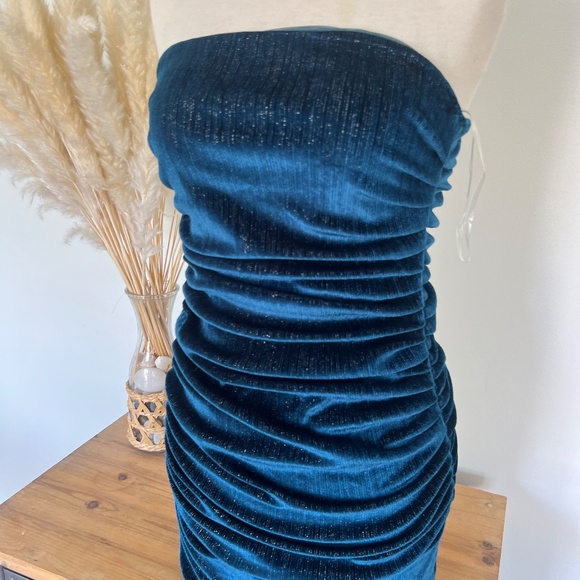 NWT Fashion Nova Dazzling Diamond Velvet mini dress - Picture 2 of 6